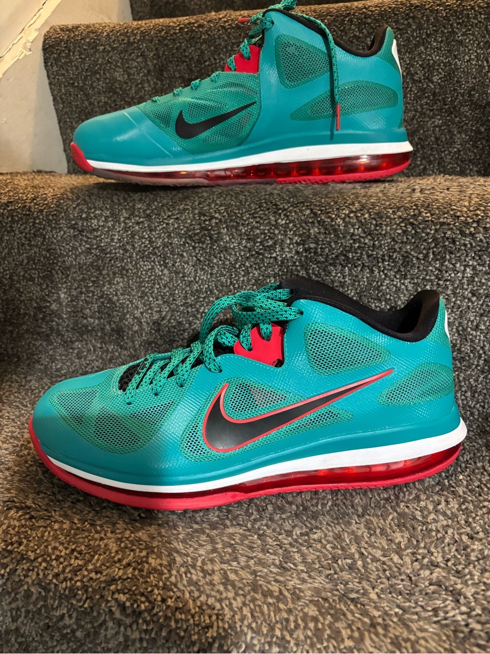 Nike LeBron 9 Low Reverse Liverpool like new authentic